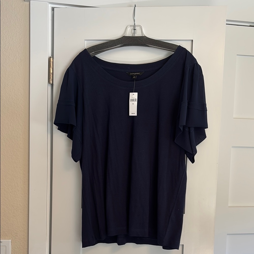 NWT Banana Republic Black Relaxed Short Sleeve T-Shirt P2P 20.5 and length 27”
